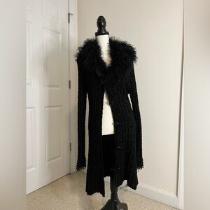 Chic Black Long Sweater with Fur Collar